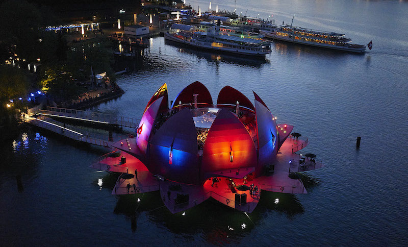 Schick beleuchtet und vielbesucht: Ein Bild aus den glorreichen Zeiten der Seerose neben dem KKL.