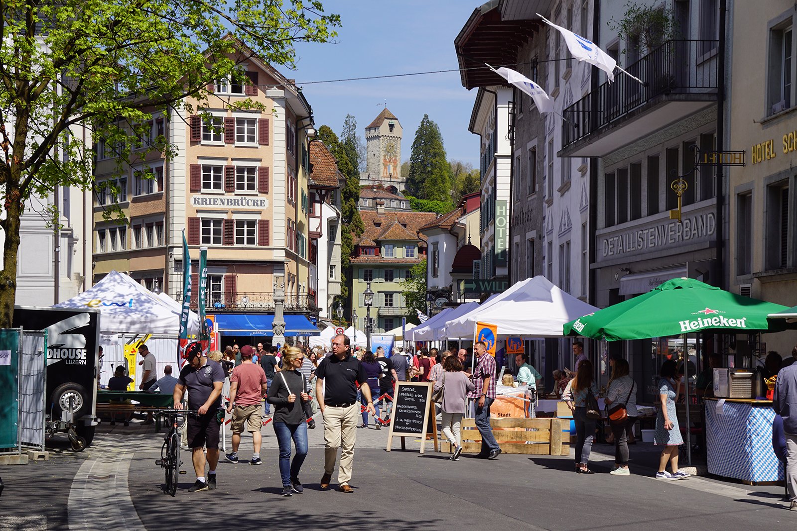 Das Kleinstadtfest lockte viele Menschen an.