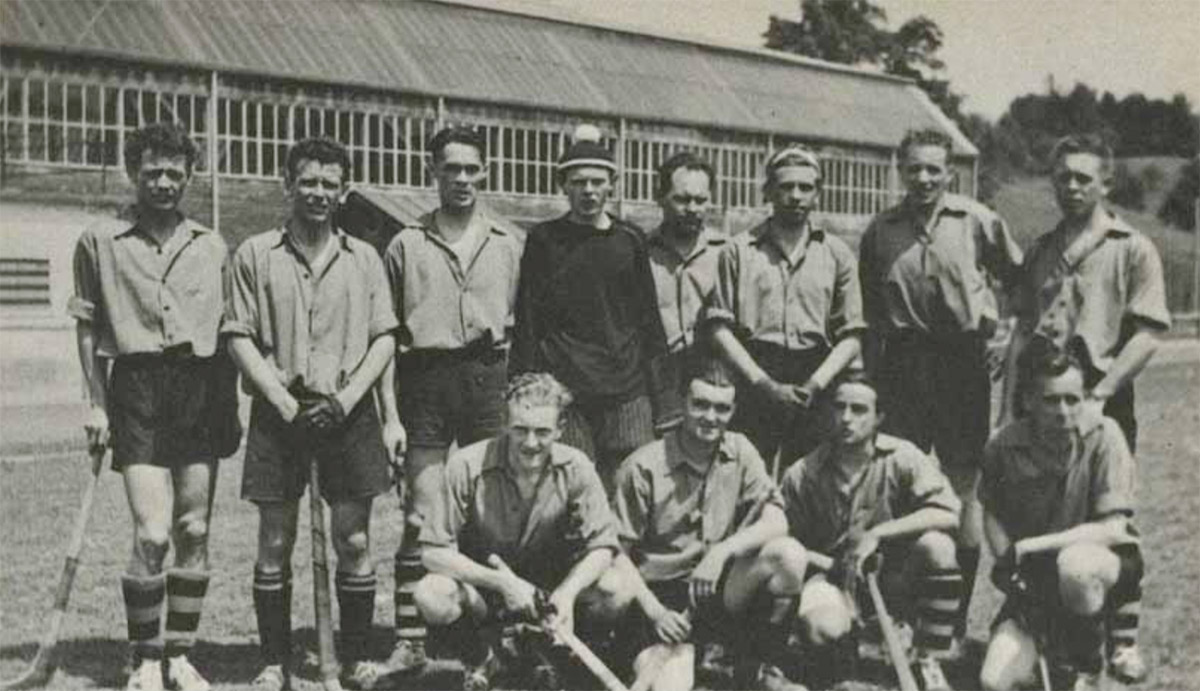 Schweizer B-Landhockeymeister 1948 mit den Brüdern Hans Erni (1.v.l. stehend) und Paul Erni (2.v.l. stehend).