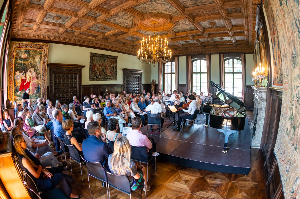 In der St. Charles Hall in Meggen fand das Konzert statt.