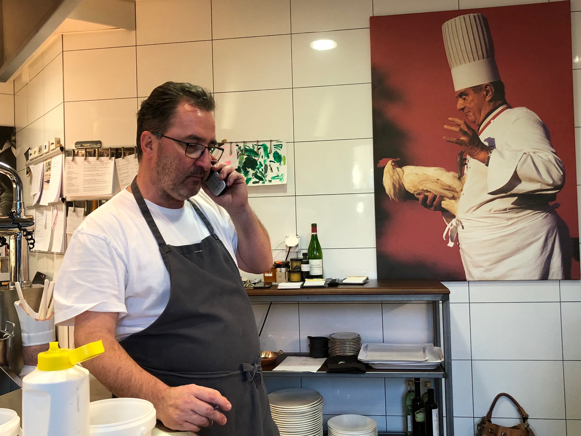 Über allem wacht der Kochgott: Bocuse liefert Tobler auch Ideen wie seine berühmte Zwiebelsuppe.