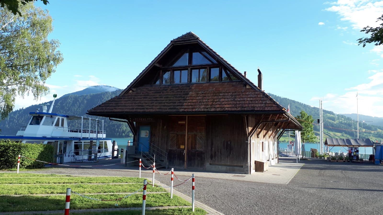 Liegeplatz für die «Ägerisee» und Studenhütte in Oberägeri.