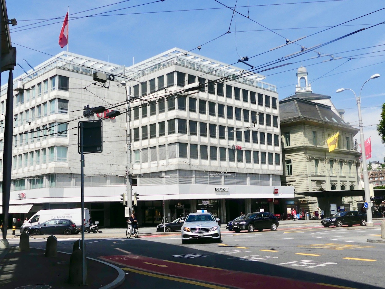 Konnte seinen prominenten Vorgänger nicht ersetzen: Der UBS-Bau beim Bahnhof.