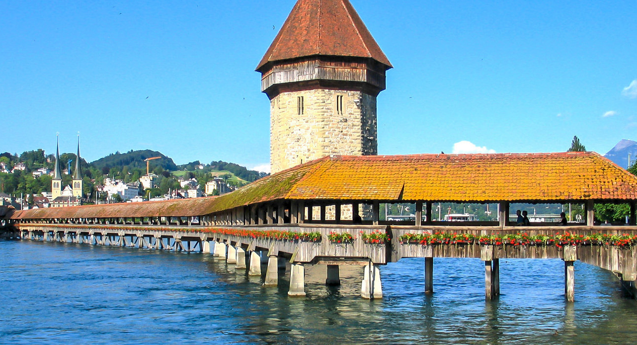 Die Luzerner Kapellbrücke ist nicht nur eine touristische Attraktion, hier hat es auch immer Schatten: ein «Schatten-Highway» quasi.