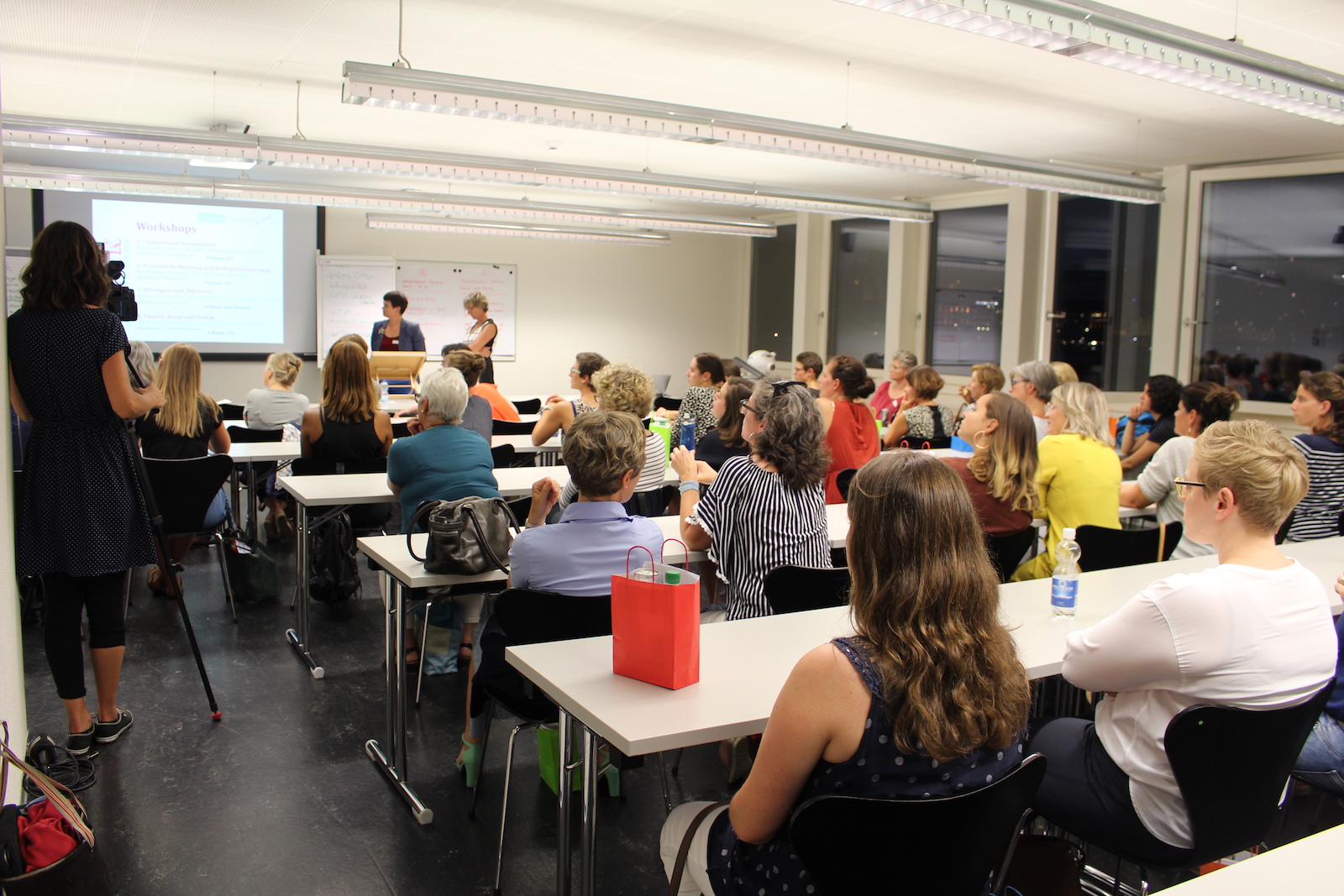 Über 60 Frauen besuchten den Workshop an der Hochschule Luzern.