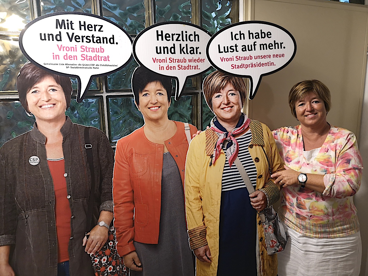 Die Ansprüche sind gestiegen, wie die Wahlplakate zeigen: Zuerst in den Stadtrat, dann wieder in den Stadtrat und nun auch noch Stadtpräsidentin. Vroni Straub-Müller, Zuger Bildungschefin, hat Grosses vor.