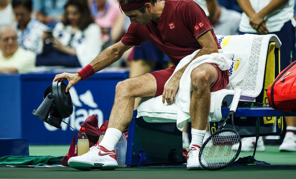 Bei dieser Hitze in New York half selbst ein Ventilator nicht mehr, um die Niederlage Federers abzuwenden.