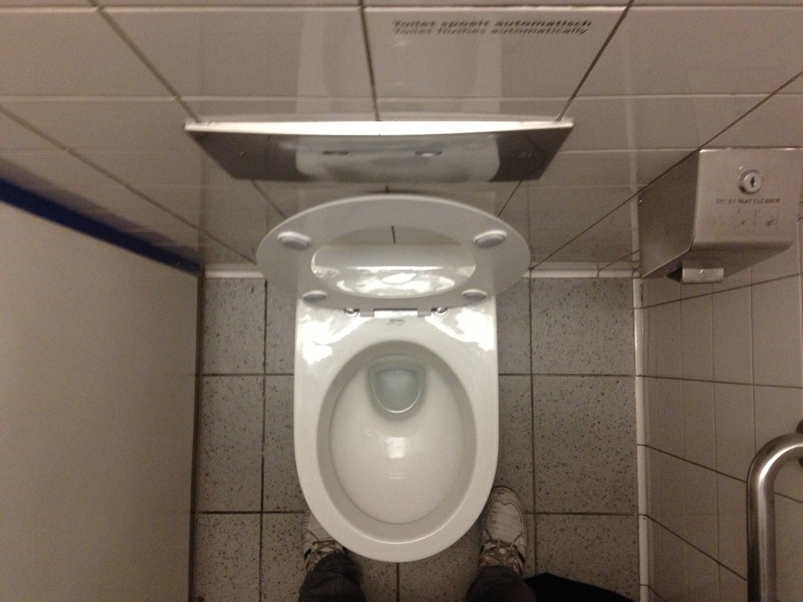 Sportschule Kriens hat Herren-WC-Tür entfernt