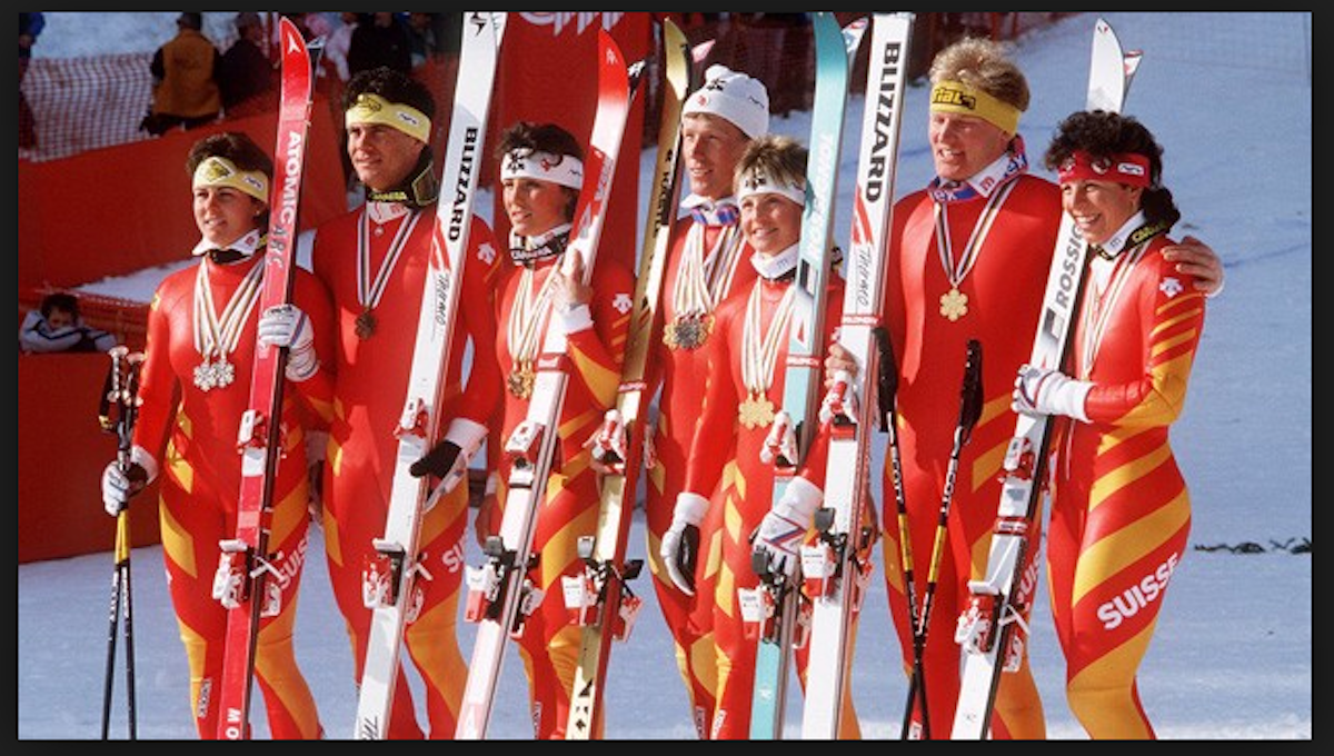 Das schnellste Skidress dank Viscosuisse: Die Schweizer gewannen an der WM 1987 achtmal Gold.