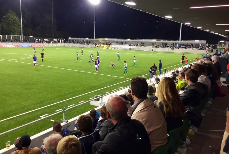 Ende September fand das erste Spiel im neuen Kleinfeld-Stadion statt.