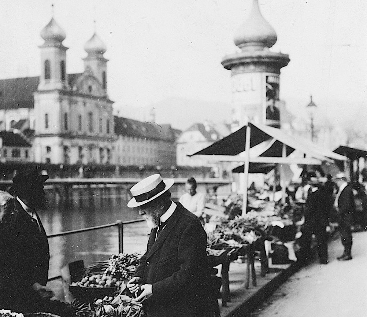 Carl Spitteler am Wochenmarkt: Er war nah an den Leuten und für die politische Neutralität.