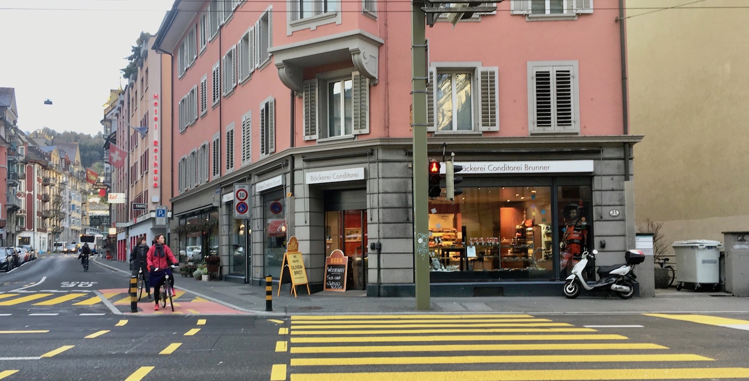 Die Brunner-Filiale am Hirschengraben in Luzern.