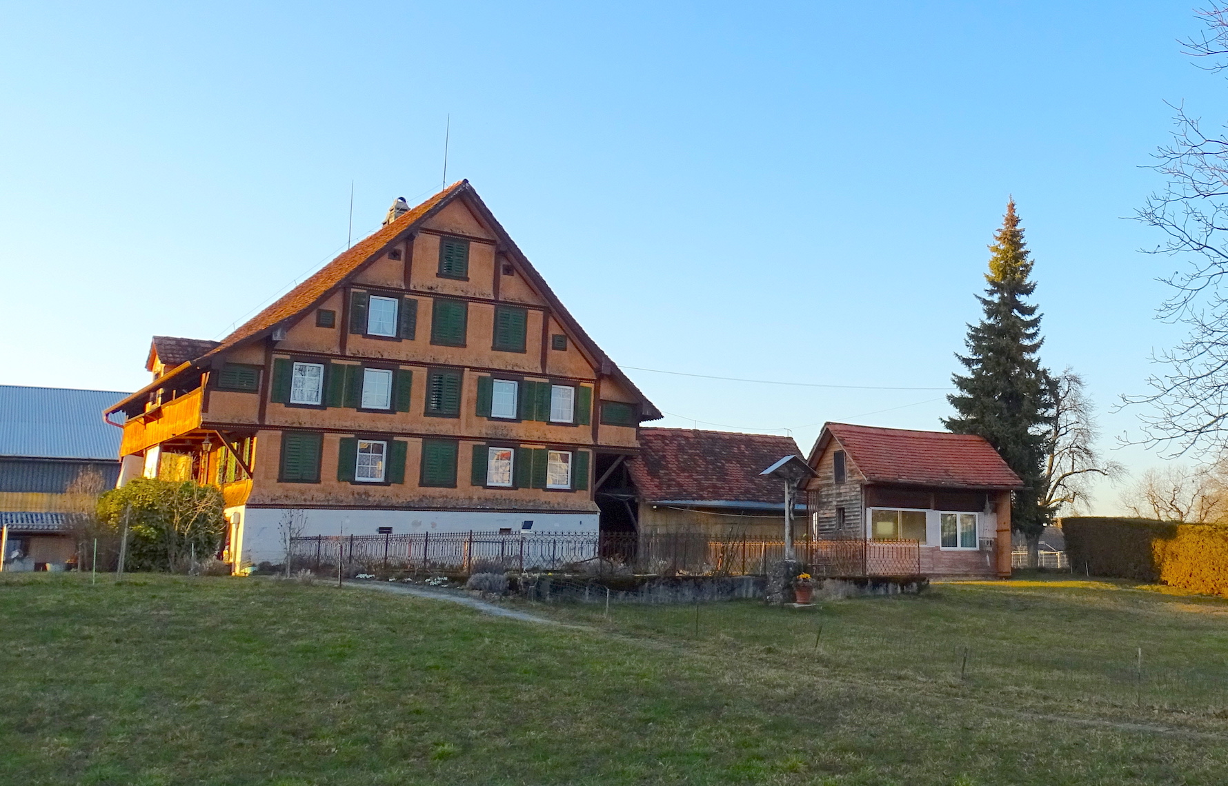 Das Haus Letzi 1 in Zug wurde im Kern 1604 oder kurz danach errichtet.