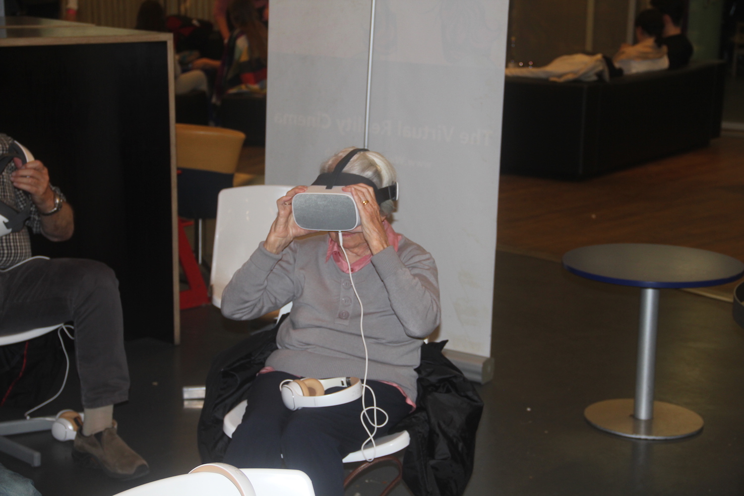 Niemand zu alt für Virtual Reality.