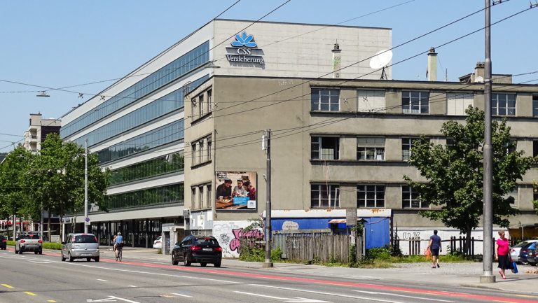 Das umstrittene Gewerbegebäude auf dem Grundstück der CSS in Luzern.
