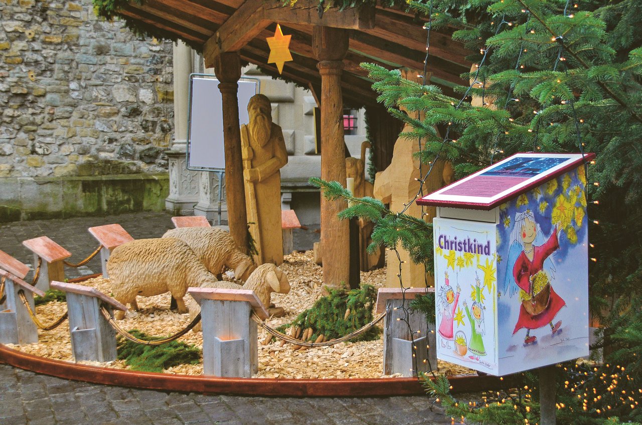 Der «Christkindli-Briefkasten» steht seit 28 Jahren vor dem Rathaus in Luzern