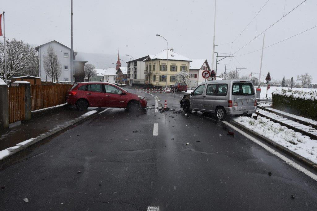 Luzerner schlittern wegen Schneematsch in Verkehrsunfälle